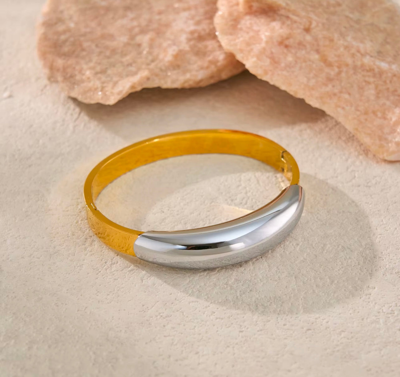 Scarlett Gold Coin Bangle